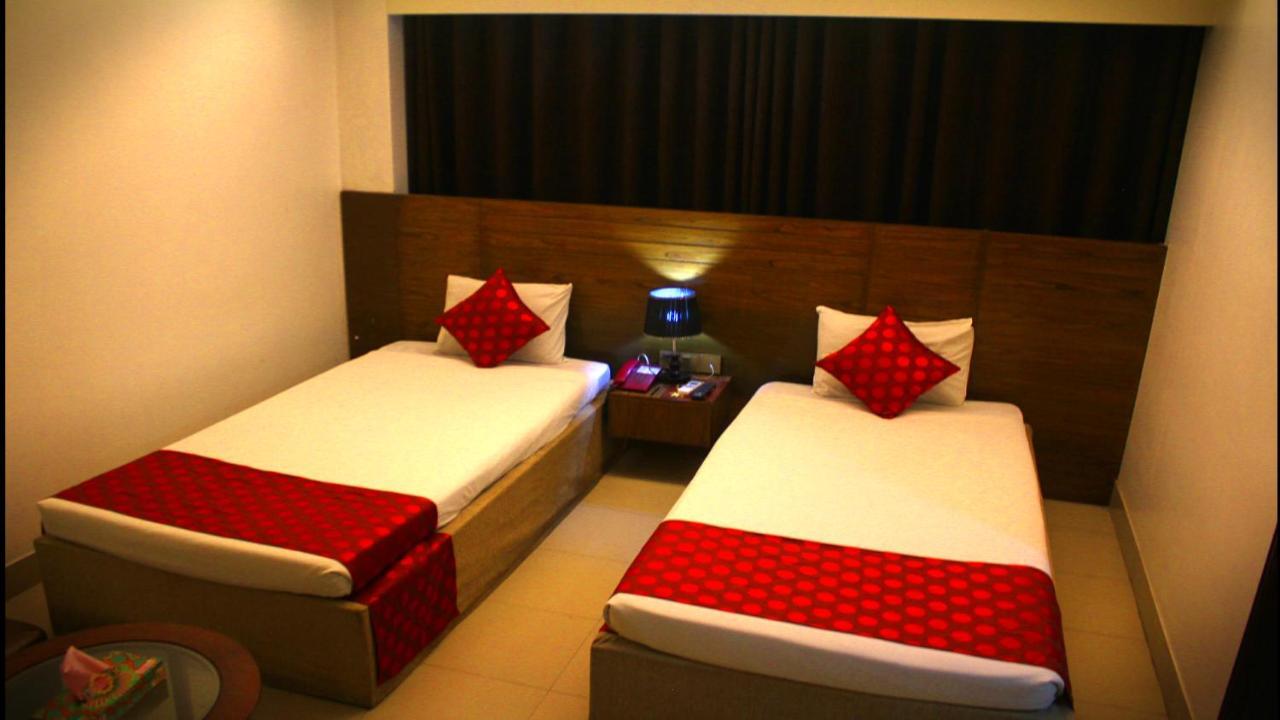 The Alina Hotel & Suites Читагонг Екстериор снимка
